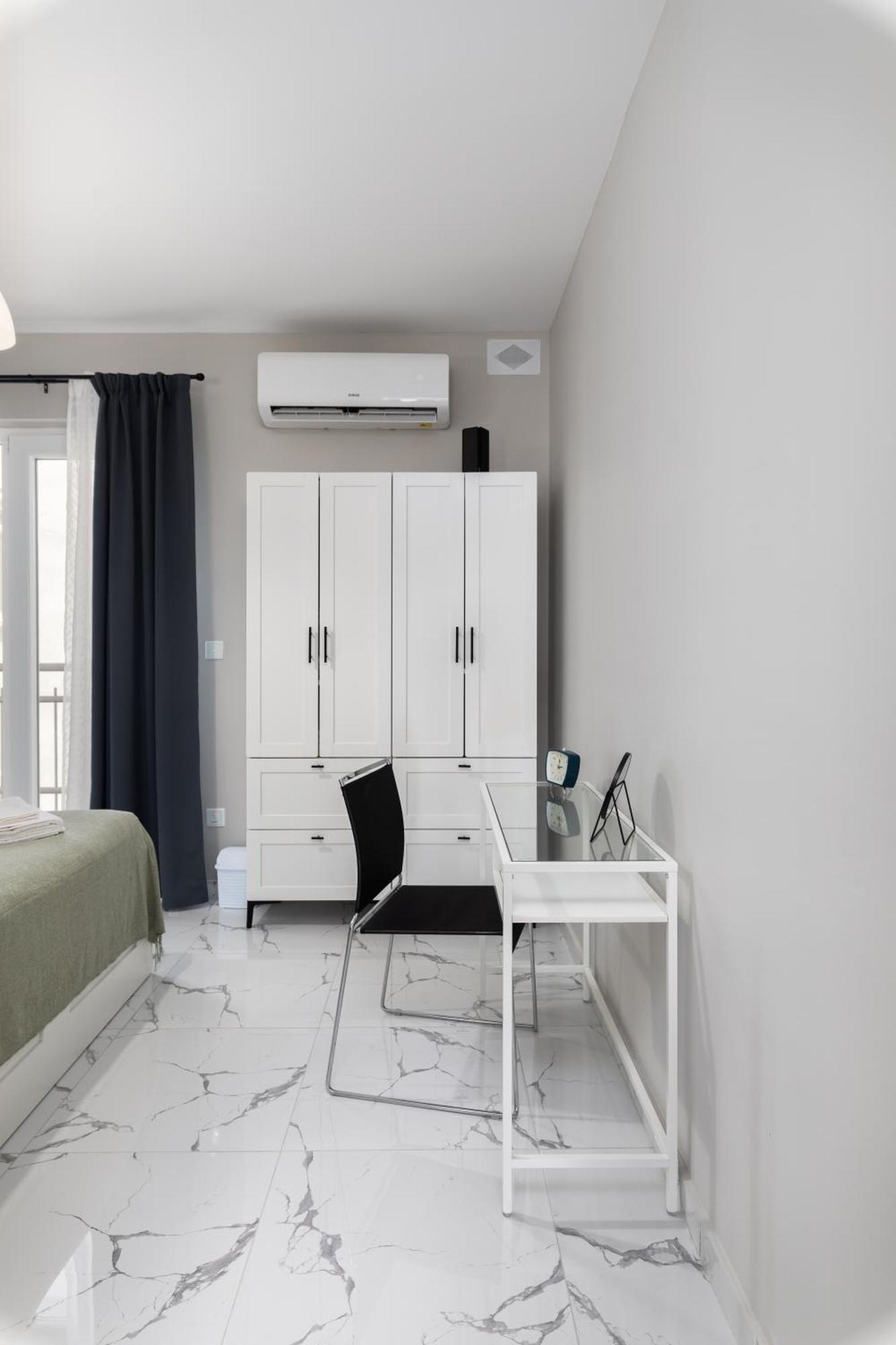 Modern 2Br Cosy Apartment With Large Terrace - Close To Manoel Island & Tigne Shopping Mall Sliema Esterno foto