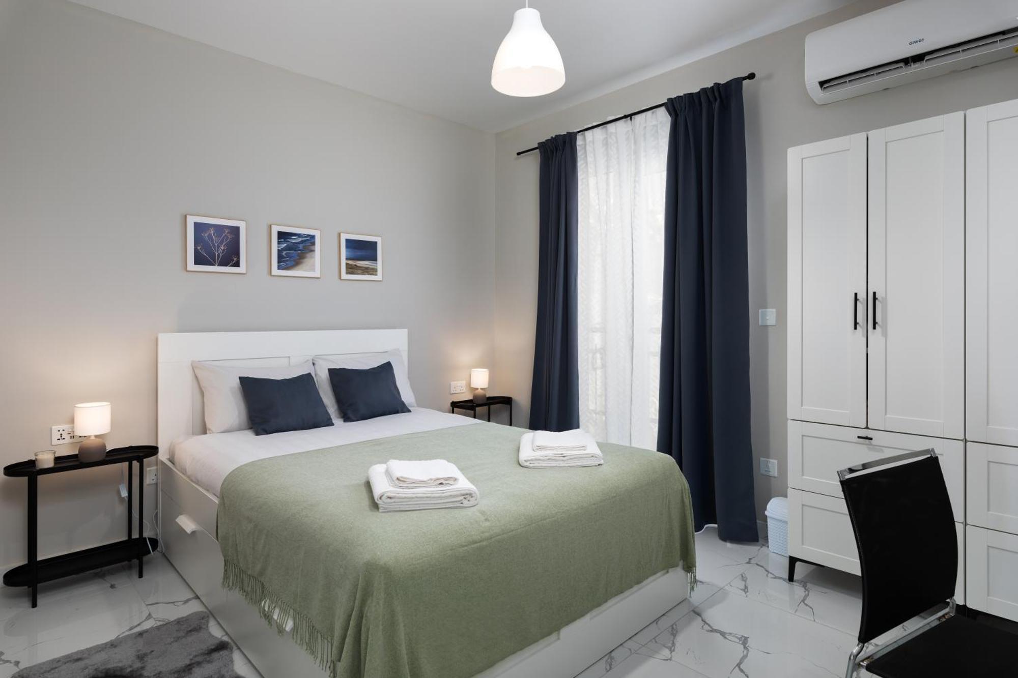 Modern 2Br Cosy Apartment With Large Terrace - Close To Manoel Island & Tigne Shopping Mall Sliema Esterno foto