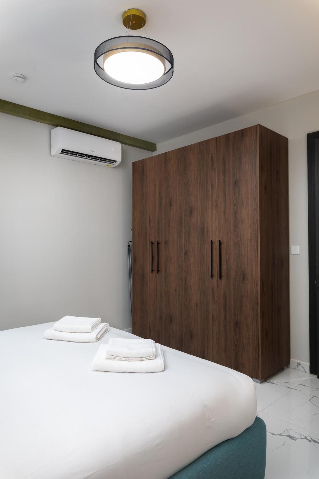 Modern 2Br Cosy Apartment With Large Terrace - Close To Manoel Island & Tigne Shopping Mall Sliema Esterno foto